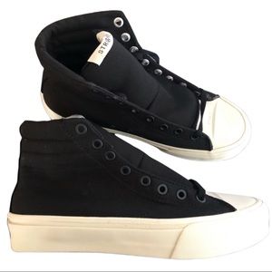 STRAYE Venice Hi Skate Black & Bone Skate Shoe, Size 7 1/2 Women’s OR 6 Men’s